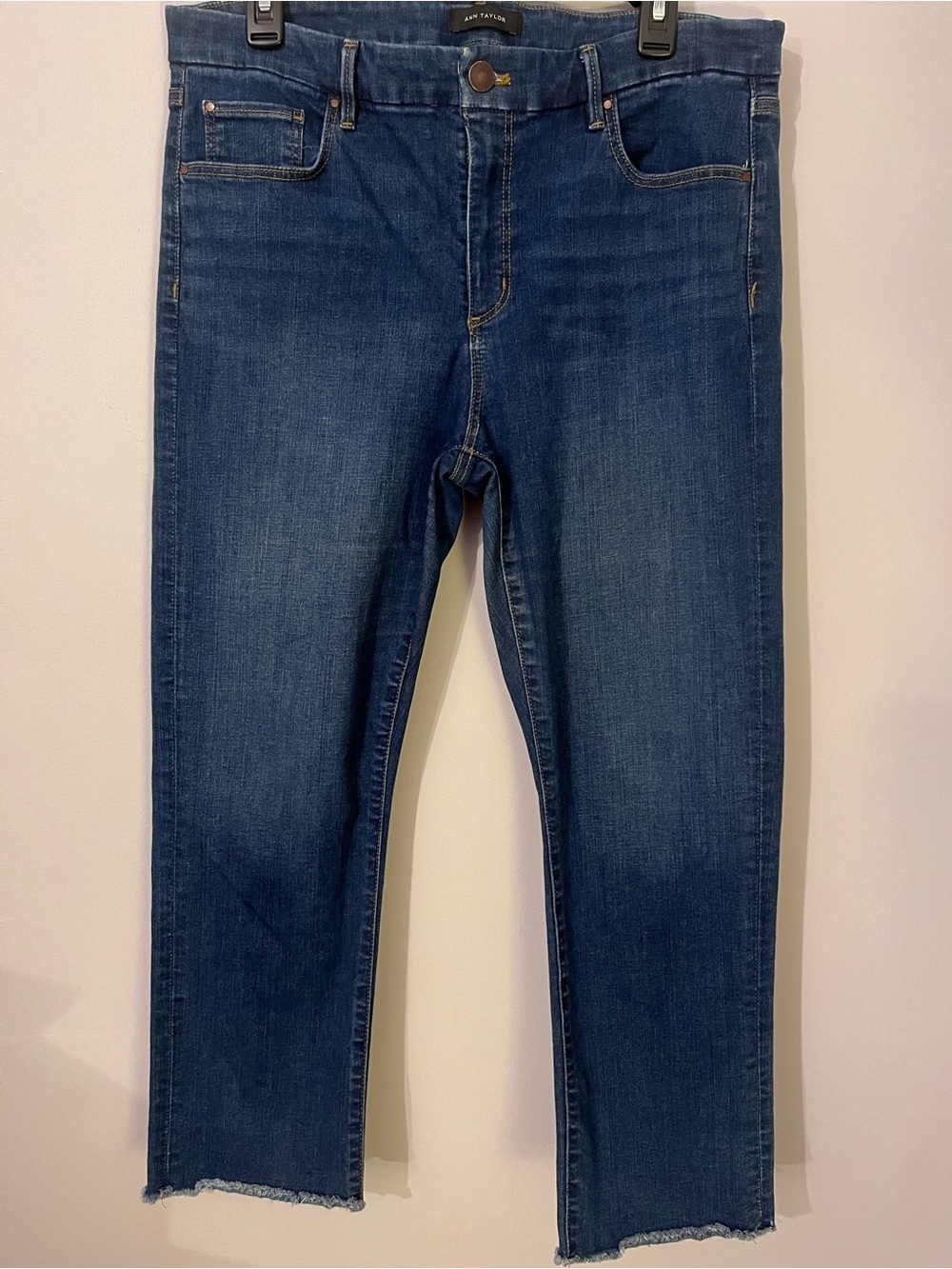 Ann Taylor Women's Straight Crop Medium/Dark Wash Jeans Sz 12